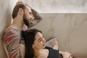 Salon tatuażu a bezpieczeństwo: Na co zwracać uwagę?